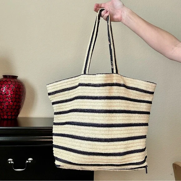 Vera Bradley Flamingo Applique Straw Beach Shoulder Tote Bag - Picture 2 of 16